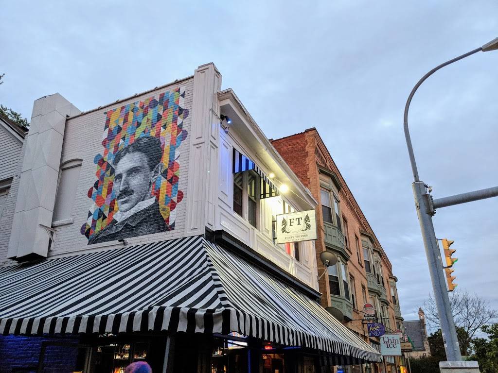 Forty Thieves | restaurant | 727 Elmwood Ave, Buffalo, NY 14222, USA | 7164643822 OR +1 716-464-3822