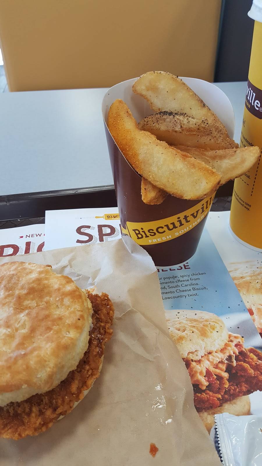 Biscuitville | cafe | 1815 N Sandhills Blvd, Aberdeen, NC 28315, USA | 9106951120 OR +1 910-695-1120