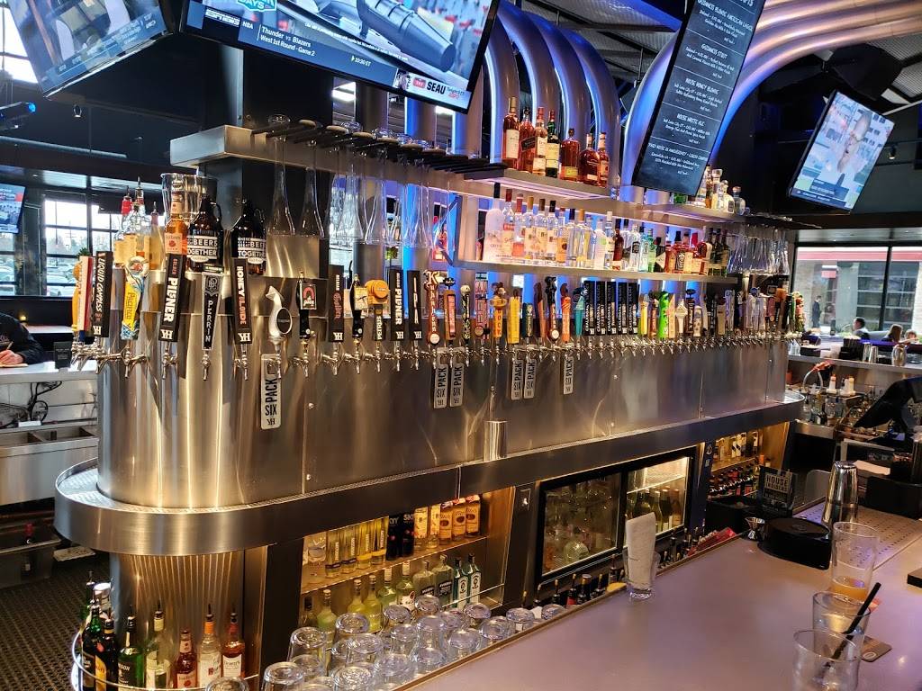 Yard House | restaurant | 950 W Big Beaver Rd, Troy, MI 48084, USA | 2482730126 OR +1 248-273-0126