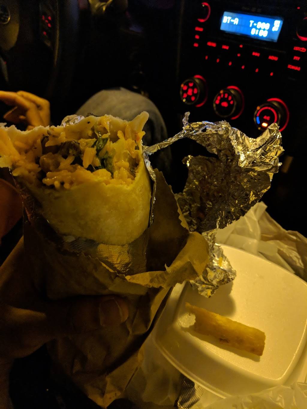 Los Amigos Taqueria | restaurant | 1743 Centre St, West Roxbury, MA 02132, USA | 6174774472 OR +1 617-477-4472