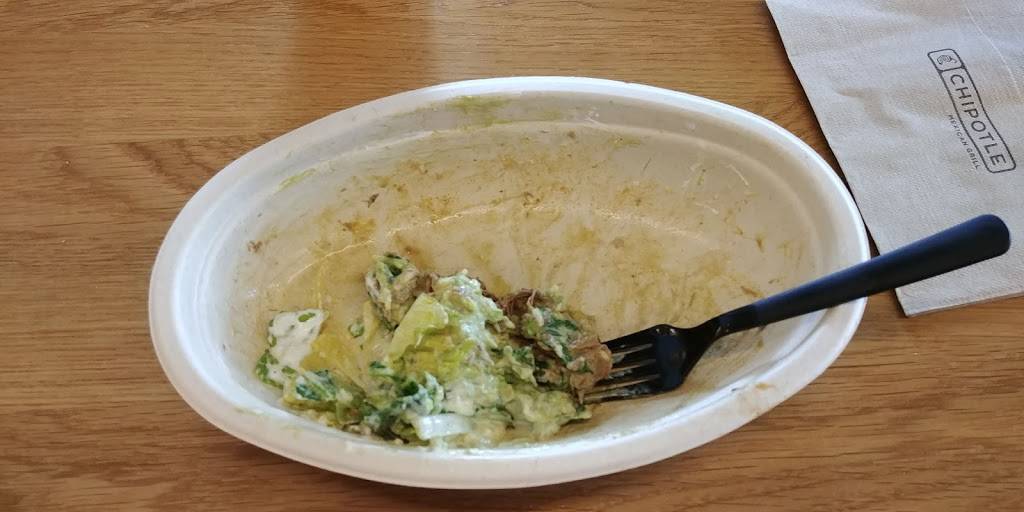 Chipotle Mexican Grill | restaurant | 6314 N Chatham Ave, Kansas City, MO 64151, USA | 8165840603 OR +1 816-584-0603