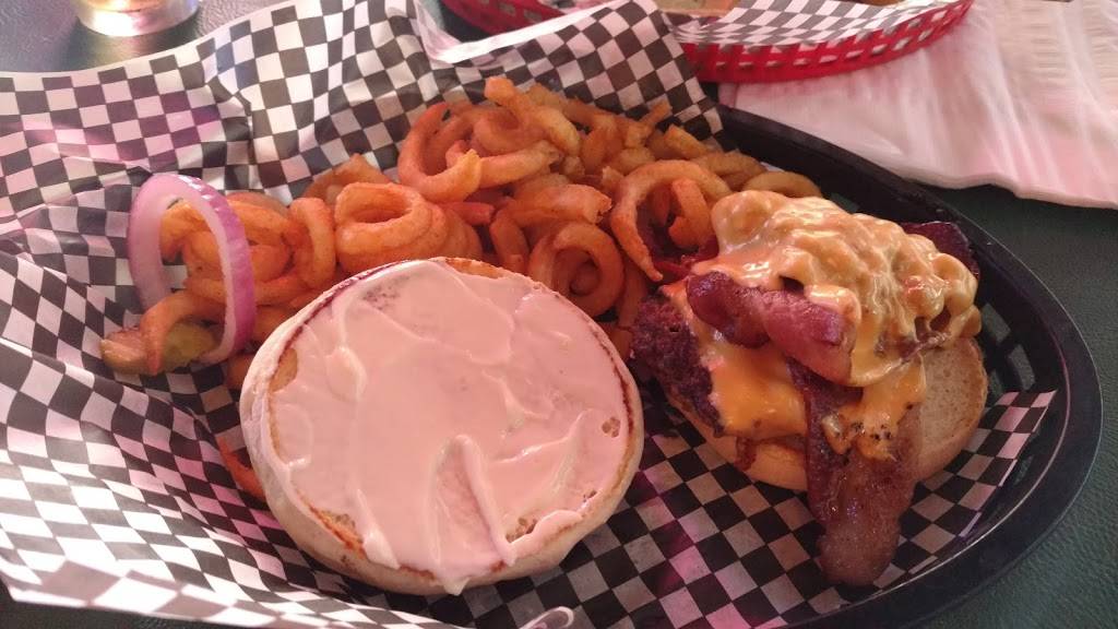 Castaways Pub And Grill | restaurant | 11863 MO-13 Unit 24, Kimberling City, MO 65686, USA | 4177394767 OR +1 417-739-4767