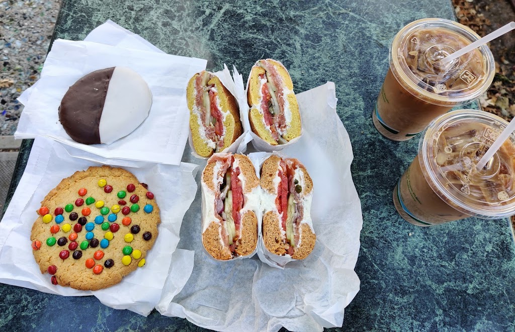 Izzys Brooklyn Bagels | bakery | 477 California Ave, Palo Alto, CA 94306, USA | 6503290700 OR +1 650-329-0700