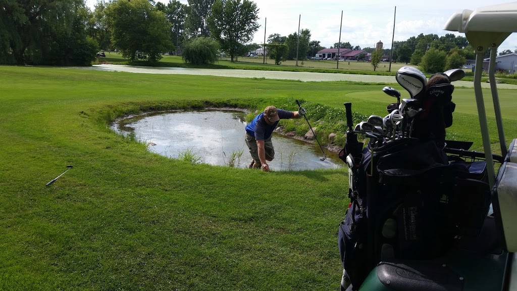 Wedgewood Supper Club & Golf Course | restaurant | 1200 E Huron St, Omro, WI 54963, USA | 9206856161 OR +1 920-685-6161