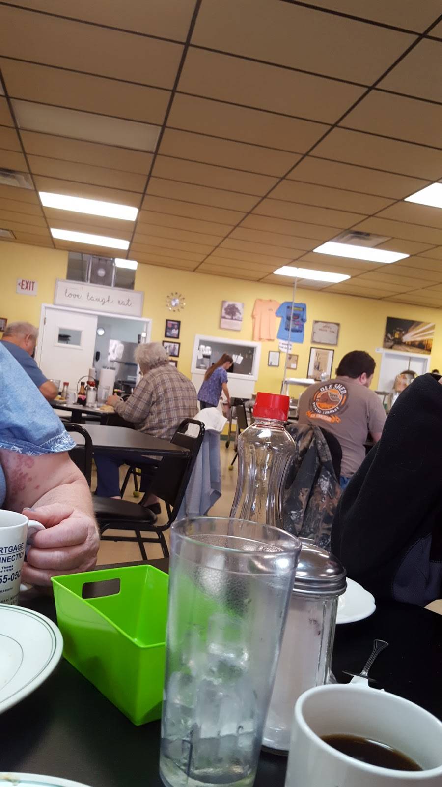 Damrons Restaurant | restaurant | 714 E Lincoln St, Tullahoma, TN 37388, USA | 9314540010 OR +1 931-454-0010