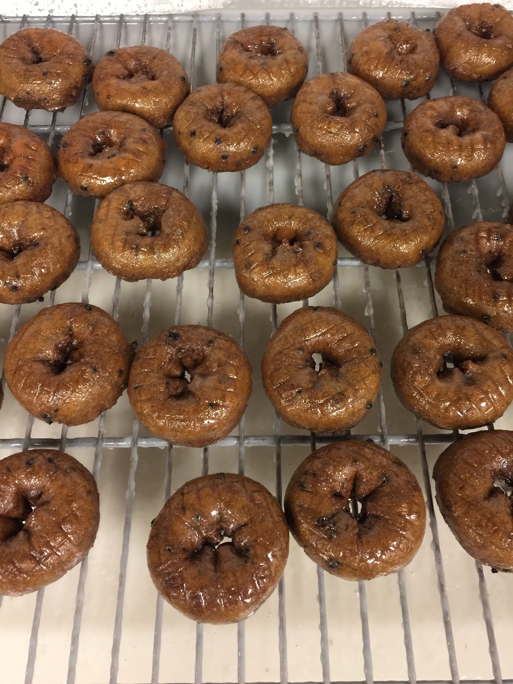 Lickin Good Donuts | bakery | 3915 Government Blvd, Mobile, AL 36693, USA | 2512197922 OR +1 251-219-7922