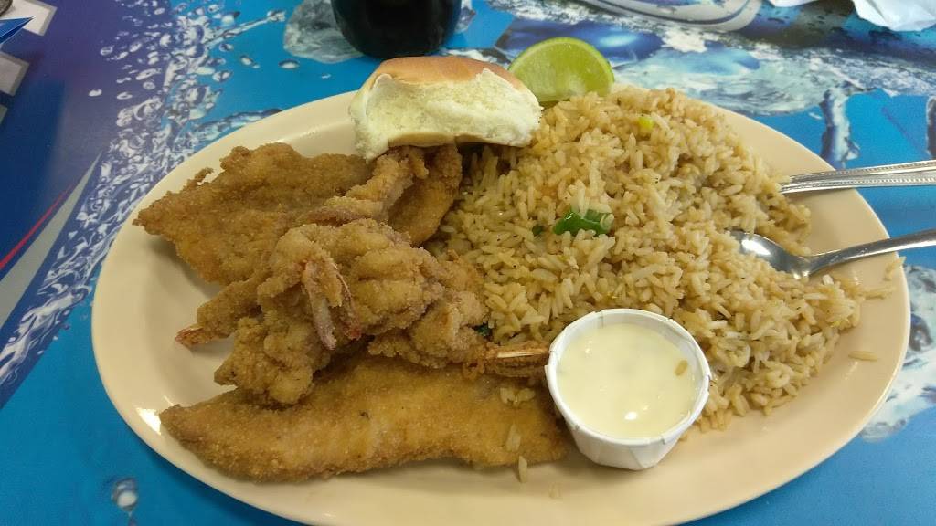 Connies Seafood #9 | restaurant | 10511 Eastex Fwy, Houston, TX 77093, USA | 7136947300 OR +1 713-694-7300