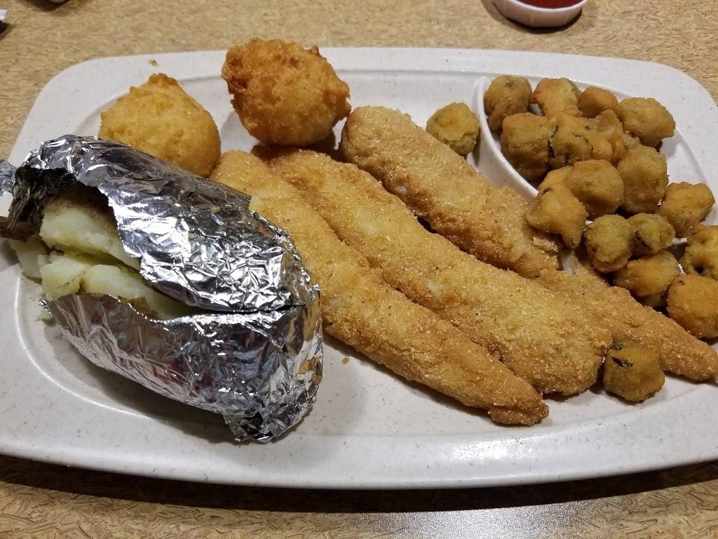 Captain Ds | restaurant | 475 W Pike St, Lawrenceville, GA 30046, USA | 7709628144 OR +1 770-962-8144