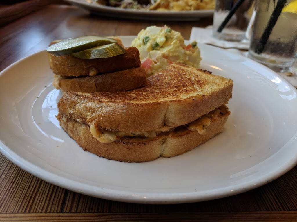 Cappys Restaurant | restaurant | 5011 Broadway St, San Antonio, TX 78209, USA | 2108289669 OR +1 210-828-9669