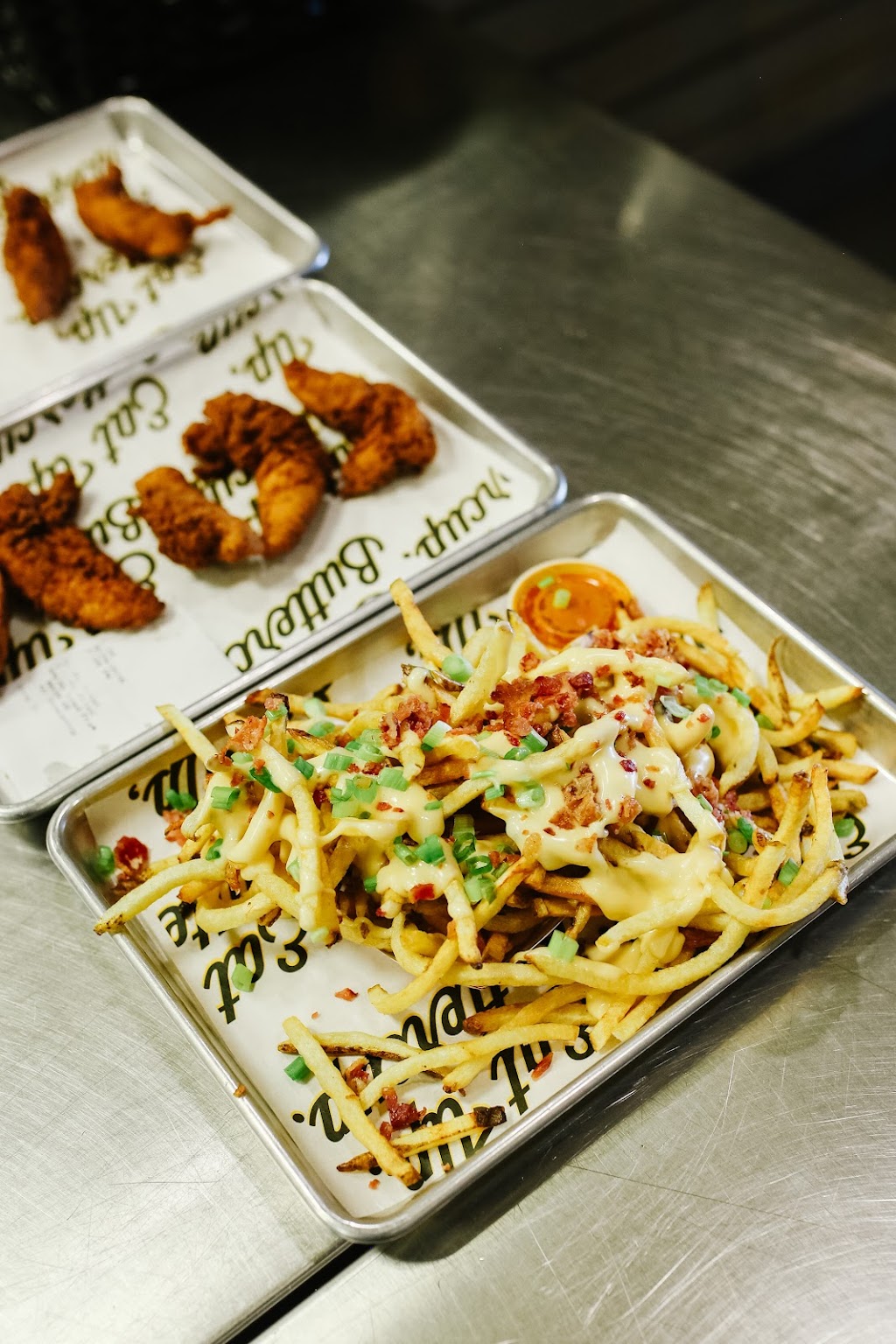 Super Chix | restaurant | 3305 Central Ave, Toledo, OH 43606, USA | 5673158543 OR +1 567-315-8543