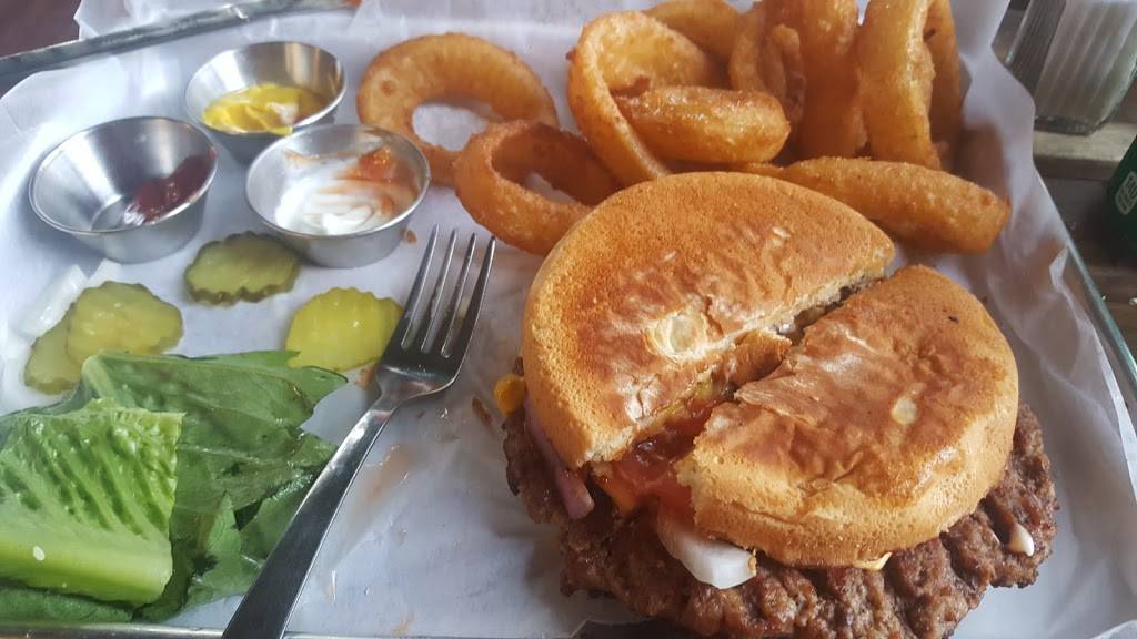 Coconut Cove Bar & Grill | restaurant | 11409 PR 37, Lakehills, TX 78063, USA | 8307514001 OR +1 830-751-4001