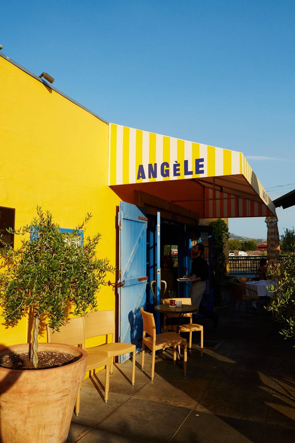 Angele Restaurant & Bar | restaurant | 540 Main St, Napa, CA 94559, USA | 7072528115 OR +1 707-252-8115