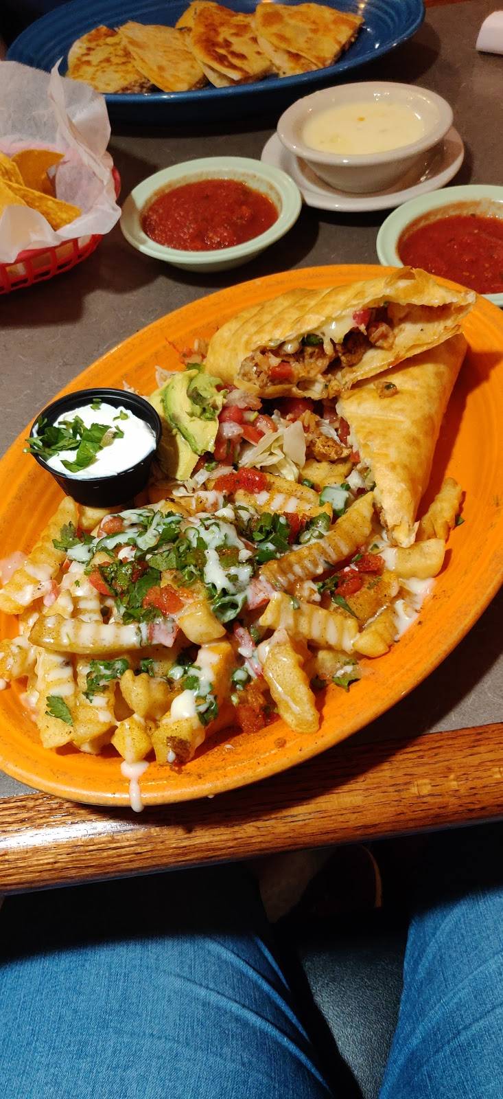 La Fiesta Mexican Restaurant | restaurant | 9513 NW 39th Ave, Gainesville, FL 32606, USA | 3523358484 OR +1 352-335-8484