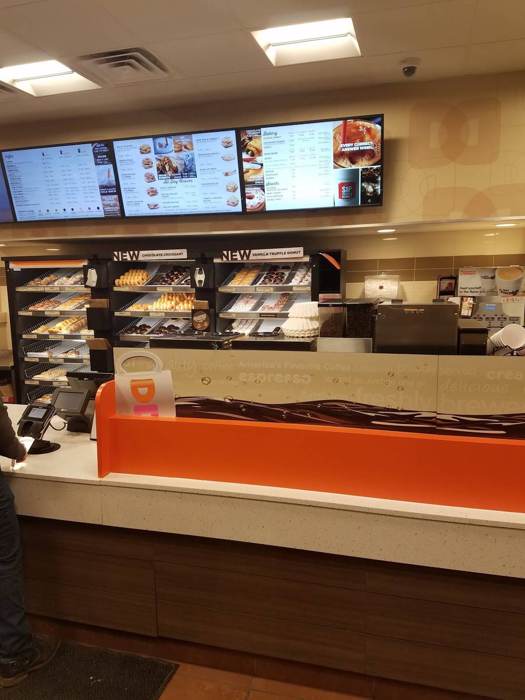 Dunkin | cafe | 1500 Larkin Ave, Elgin, IL 60123, USA | 2242383723 OR +1 224-238-3723