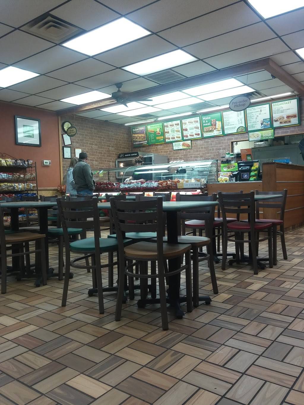 Subway | restaurant | 1702 1/2 W Market St, Johnson City, TN 37604, USA | 4239263544 OR +1 423-926-3544