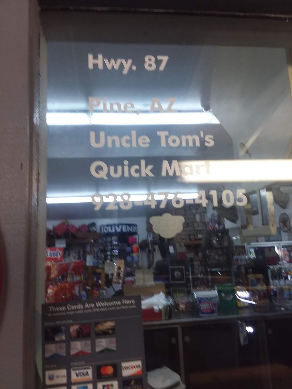 Hot Stuff Pizza | restaurant | 4102 AZ-87, Pine, AZ 85544, USA | 9284763535 OR +1 928-476-3535