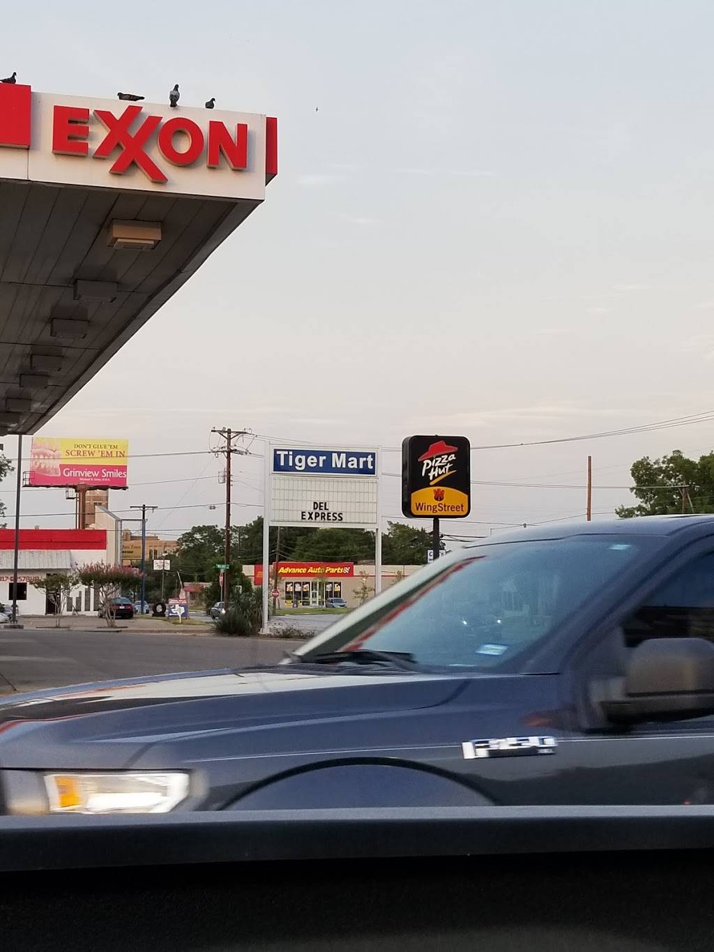 Pizza Hut | restaurant | 502 W Henderson St, Cleburne, TX 76033, USA | 8176412227 OR +1 817-641-2227