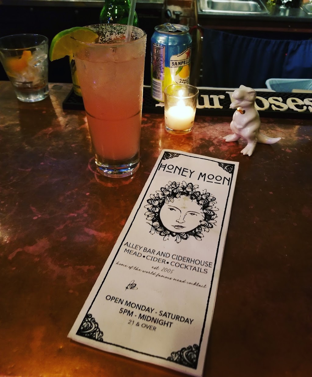 Honey Moon Mead & Cider | restaurant | 1053 N State St, Bellingham, WA 98225, USA | 3607340728 OR +1 360-734-0728