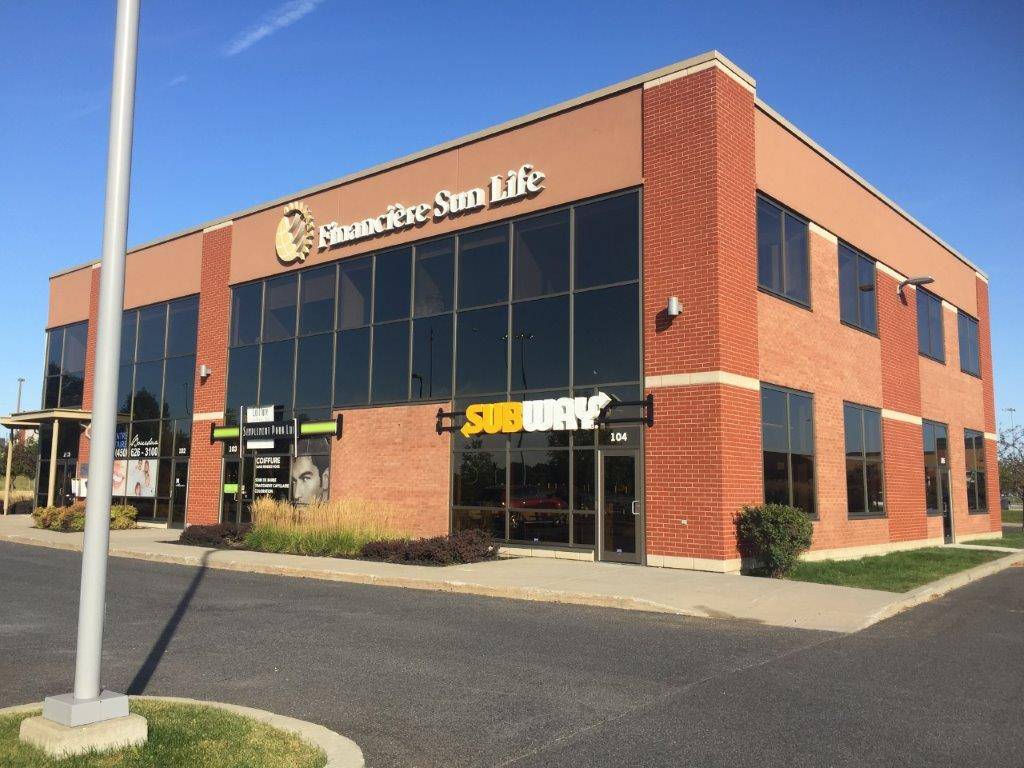 Subway | restaurant | 2123 Boulevard Armand-Frappier, Sainte-Julie, QC J3E 2N7, Canada | 4503383307 OR +1 450-338-3307