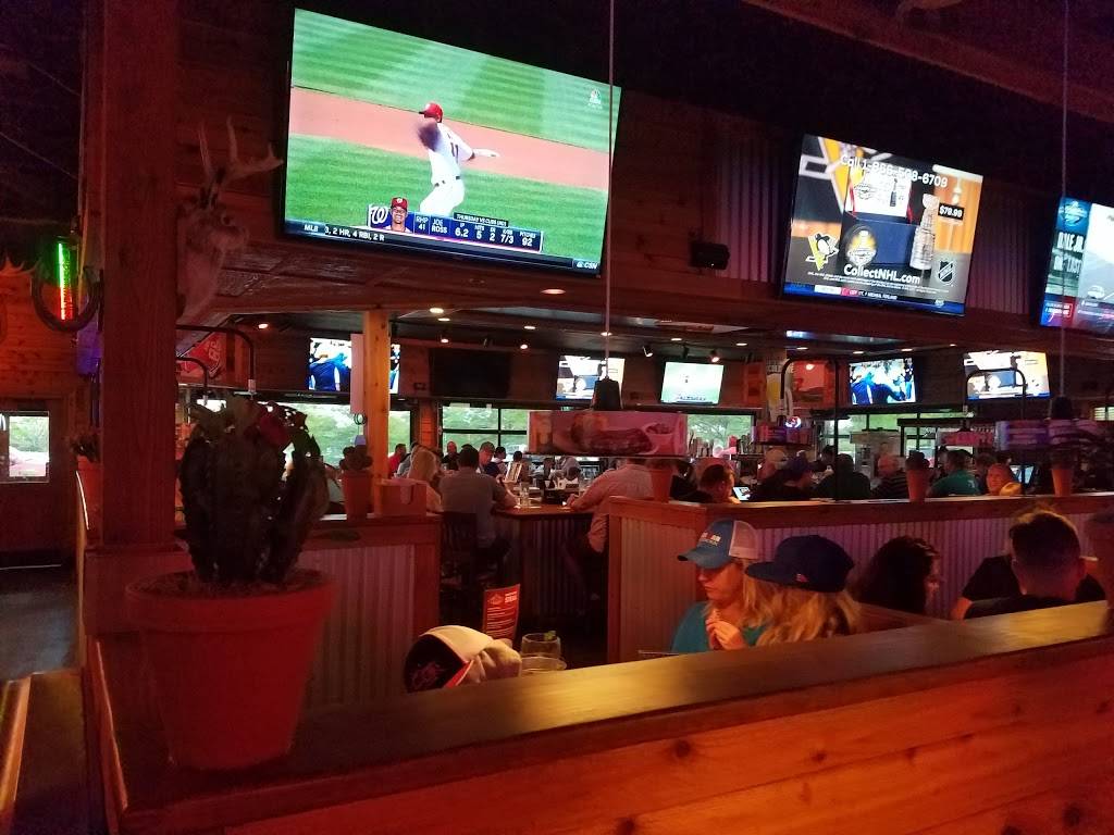 Texas Roadhouse | restaurant | 835 Cog Cir, Crystal Lake, IL 60014, USA | 8153567427 OR +1 815-356-7427