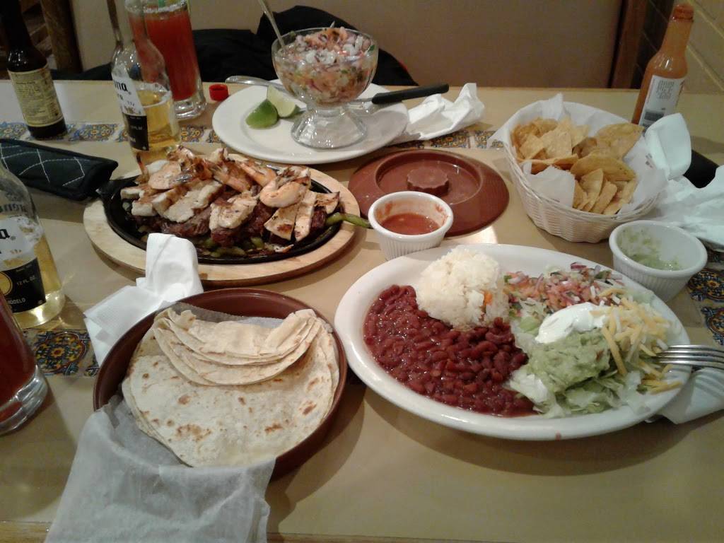 Mi Pueblito Restaurant | restaurant | 333 Border St, Boston, MA 02128, USA | 6175693787 OR +1 617-569-3787