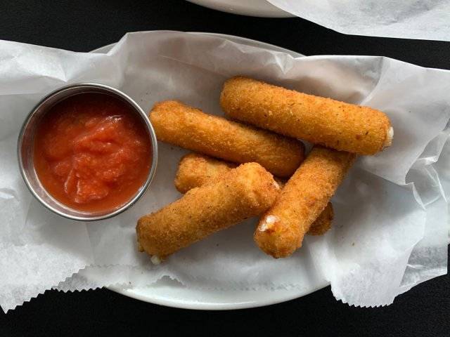 Long Shot Bar & Grill | restaurant | 1972 Jericho Turnpike, Commack, East Northport, NY 11731, USA | 6319206636 OR +1 631-920-6636