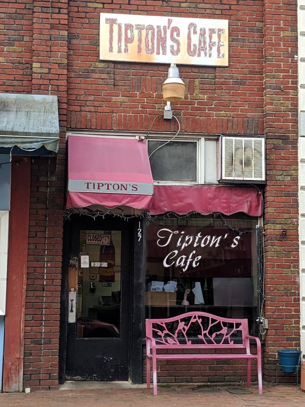 Tiptons Cafe | restaurant | 127 W Depot St, Greeneville, TN 37743, USA | 4236394201 OR +1 423-639-4201