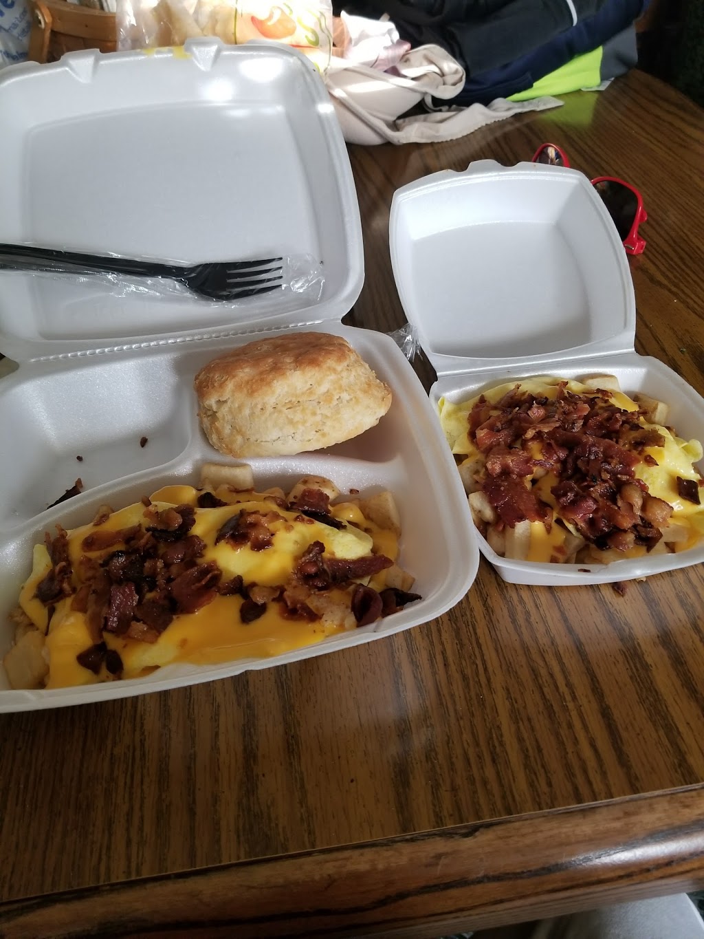 Tudors Biscuit World | restaurant | 327 Summers Addition #1, Milton, WV 25541, USA | 3047430880 OR +1 304-743-0880