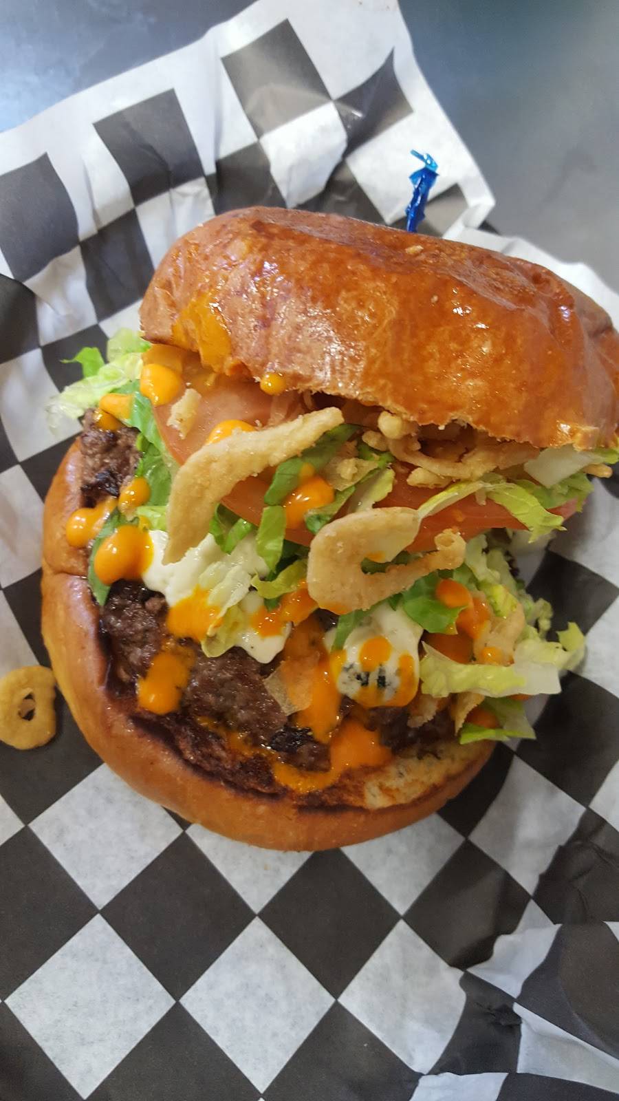 Louies Little Hut | restaurant | 8419 Germantown Ave, Philadelphia, PA 19118, USA | 2677665044 OR +1 267-766-5044