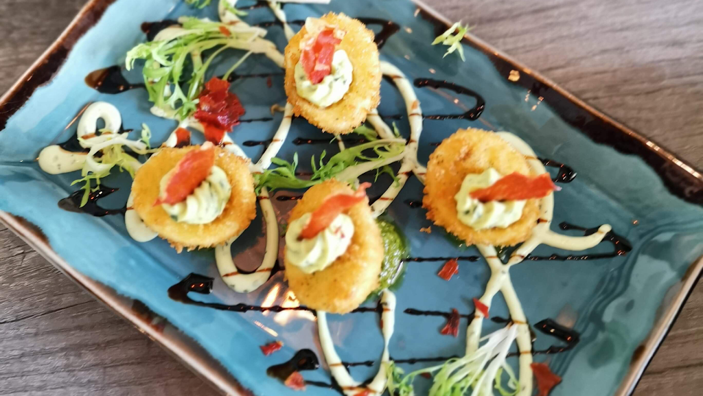 1840 Social | restaurant | 1840 Wyandotte St E, Windsor, ON N8Y 1E3, Canada | 5199828822 OR +1 519-982-8822