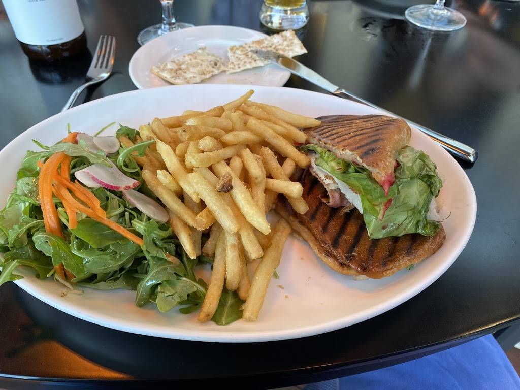 Rowes Wharf Sea Grille | restaurant | 70 Rowes Wharf, Boston, MA 02110, USA | 6178567744 OR +1 617-856-7744