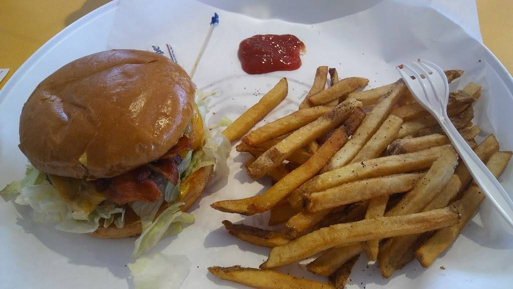 Chapps Burgers (Green Oaks & Hwy 360) | restaurant | 2045 N State Hwy 360 Service Rd W, Grand Prairie, TX 75050, USA | 8176493000 OR +1 817-649-3000