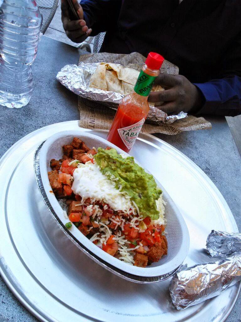 Chipotle Mexican Grill | restaurant | 9925 W McDowell Rd Ste 101, Avondale, AZ 85392, USA | 6239071122 OR +1 623-907-1122