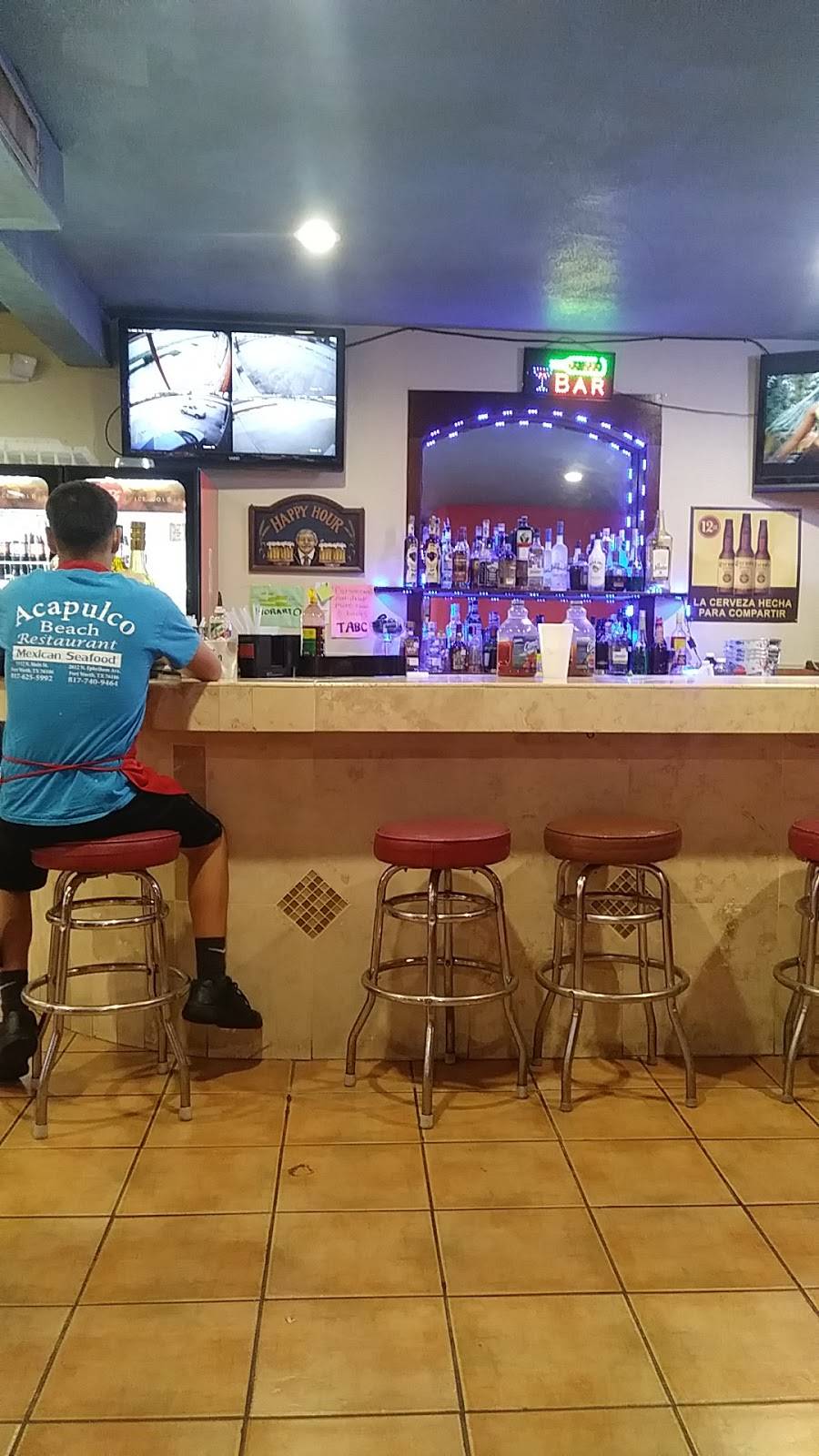 Acapulco Beach Restaurant | restaurant | 3112 N Main St, Fort Worth, TX 76106, USA | 8176255992 OR +1 817-625-5992