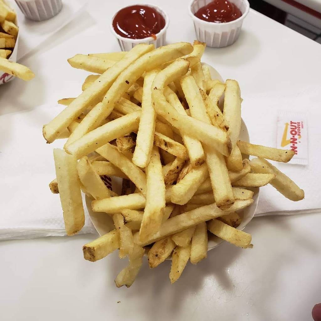 In-N-Out Burger | restaurant | 2600 Stearns St, Simi Valley, CA 93063, USA | 8007861000 OR +1 800-786-1000