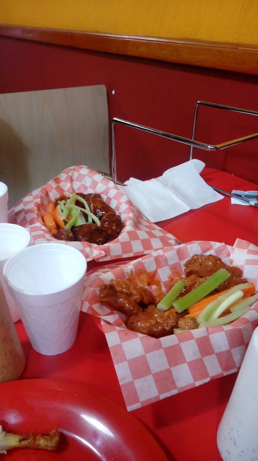 Crunchy Pizza | restaurant | Paseo de Servicio 1010, Carlos Pacheco 6, 22898 Ensenada, B.C., Mexico | 016461200637 OR +52 646 120 0637