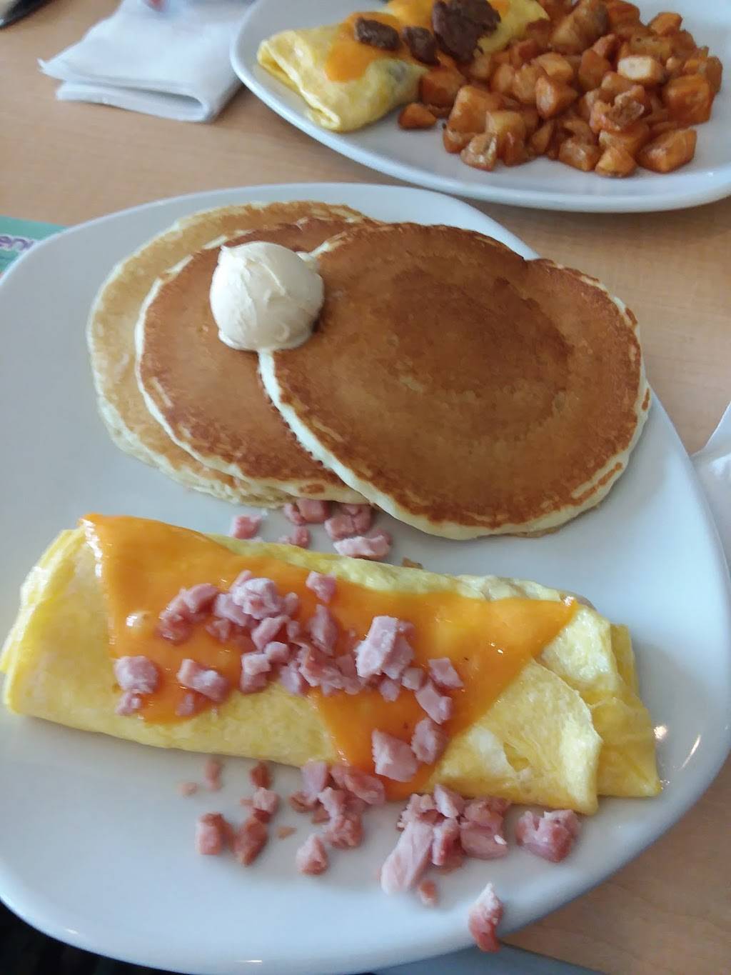 Perkins Restaurant & Bakery | restaurant | 745 Nilles Rd, Fairfield, OH 45014, USA | 5139391819 OR +1 513-939-1819