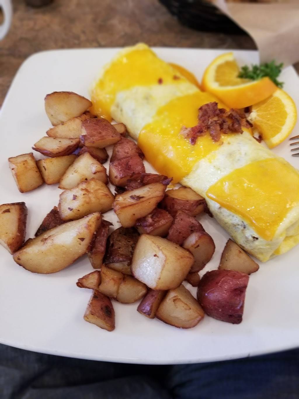 Rosines Restaurant | restaurant | 434 Alvarado St, Monterey, CA 93940, USA | 8313751400 OR +1 831-375-1400