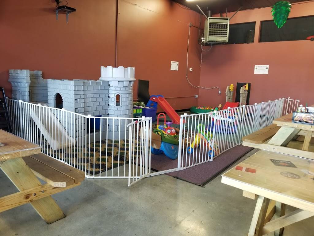 Pit Stop Taproom & Pub | restaurant | 216 SW 153rd St, Burien, WA 98166, USA | 2064208412 OR +1 206-420-8412