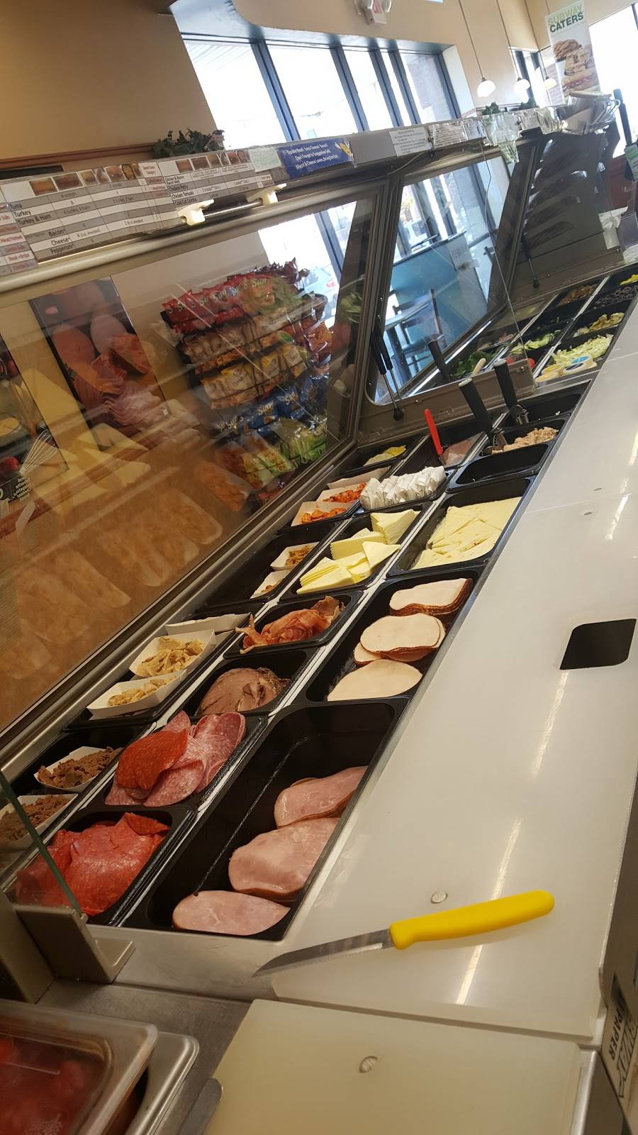 Subway | restaurant | 1901 Taylor St, Houston, TX 77007, USA | 7138610636 OR +1 713-861-0636