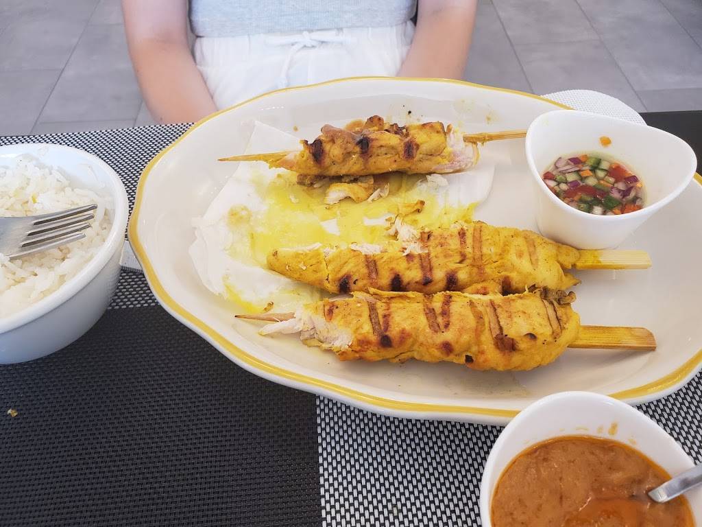 Pineapple Thai Cuisine | restaurant | 17 Boylston St, Chestnut Hill, MA 02467, USA | 6174875998 OR +1 617-487-5998