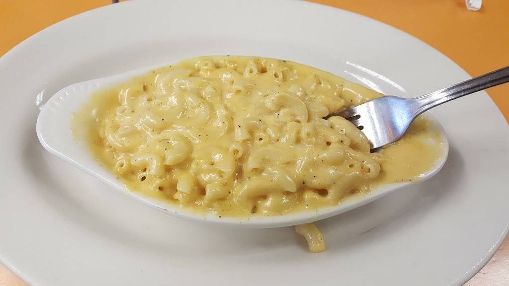 Peters Carryout | restaurant | 8017 Wisconsin Ave, Bethesda, MD 20814, USA | 3016562242 OR +1 301-656-2242