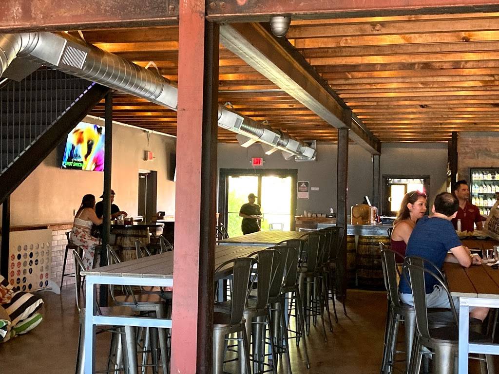 Social Beer Garden HTX | restaurant | 3101 San Jacinto St, Houston, TX 77004, USA | 7136369357 OR +1 713-636-9357