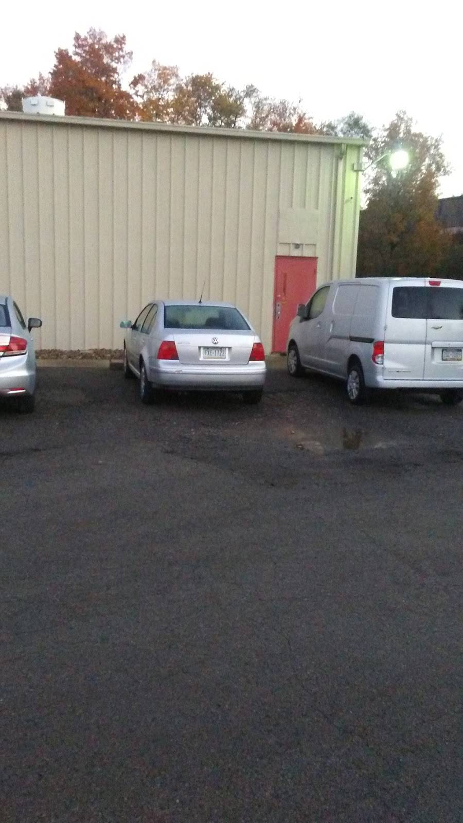 Augustines Pizza | restaurant | ave, 427 Commerce Ave, New Castle, PA 16101, USA | 7246525504 OR +1 724-652-5504