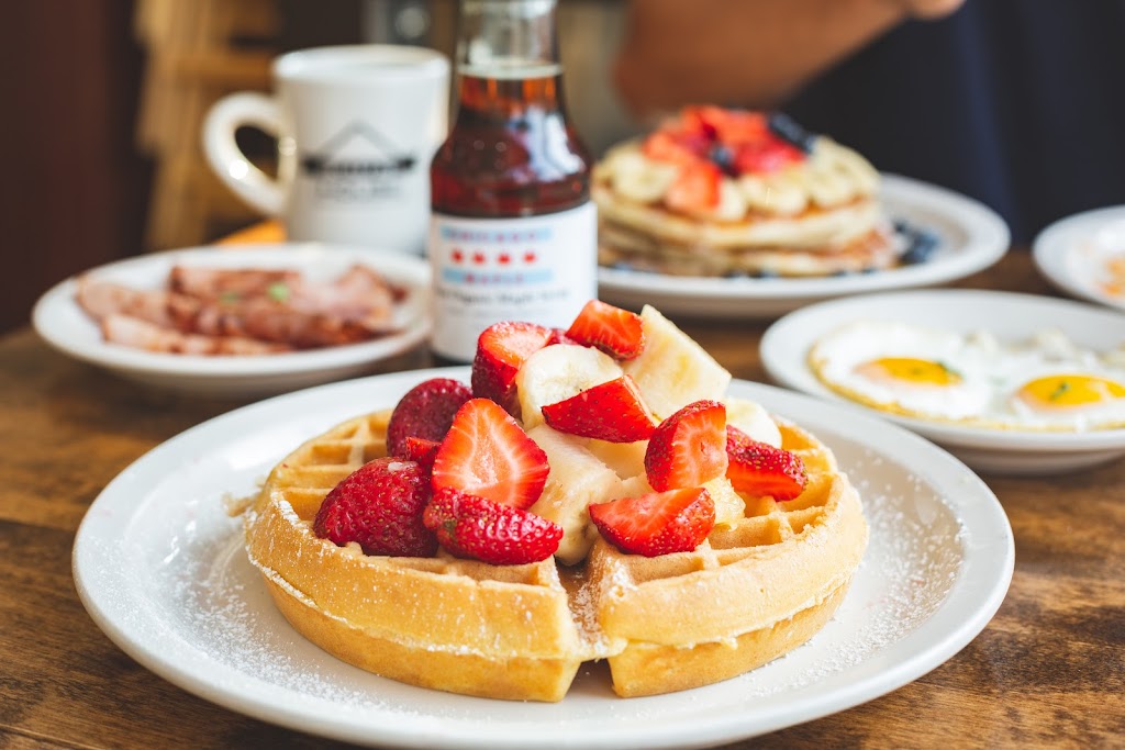 Breakfast House & Coffee Bar | restaurant | 3928 N Sheridan Rd, Chicago, IL 60613, USA | 7733608585 OR +1 773-360-8585