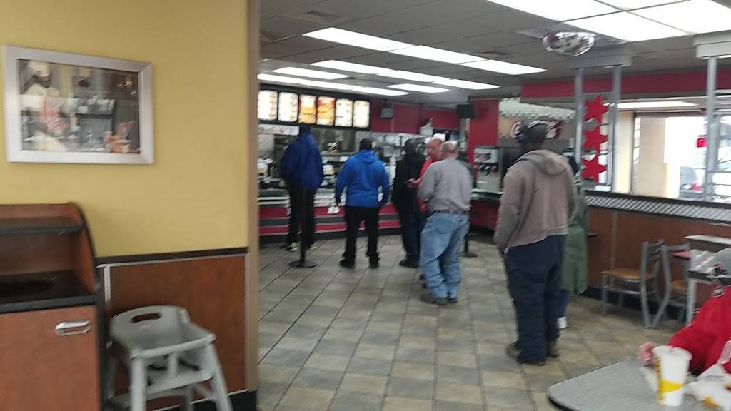 Hardees | meal takeaway | 144 W 16th St, Indianapolis, IN 46202, USA | 3179257650 OR +1 317-925-7650