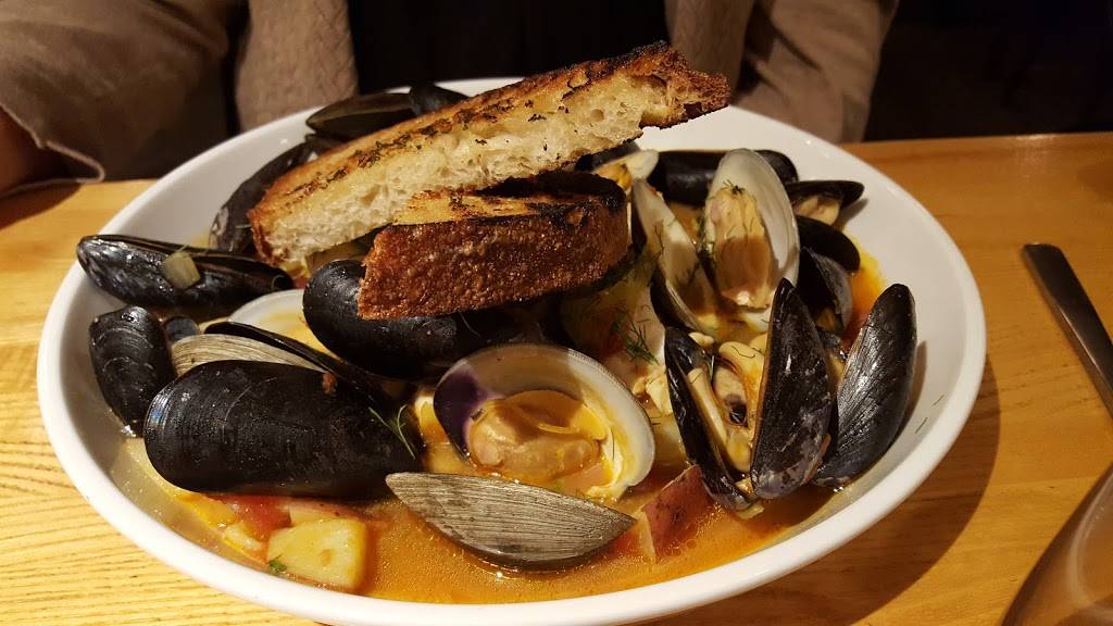 Marguerites Restaurant | restaurant | 778 Main Rd, Westport, MA 02790, USA | 5086363040 OR +1 508-636-3040