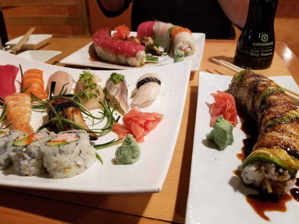 Koi Koi Sushi and Roll | restaurant | 450 W Broad St # 117, Falls Church, VA 22046, USA | 7032370101 OR +1 703-237-0101