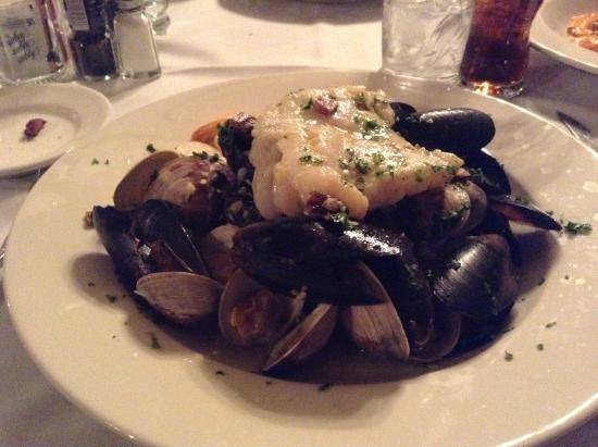 Marinos Restaurant | restaurant | 12 Pinewoods Rd, Torrington, CT 06790, USA | 8604826864 OR +1 860-482-6864