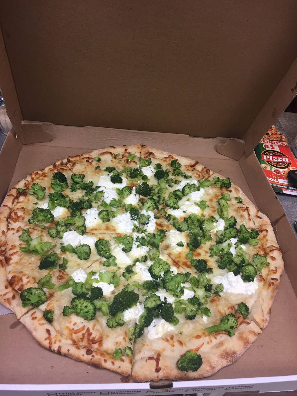 Freddys | restaurant | 400 Amsterdam Ave, Roselle, NJ 07203, USA | 9084454786 OR +1 908-445-4786